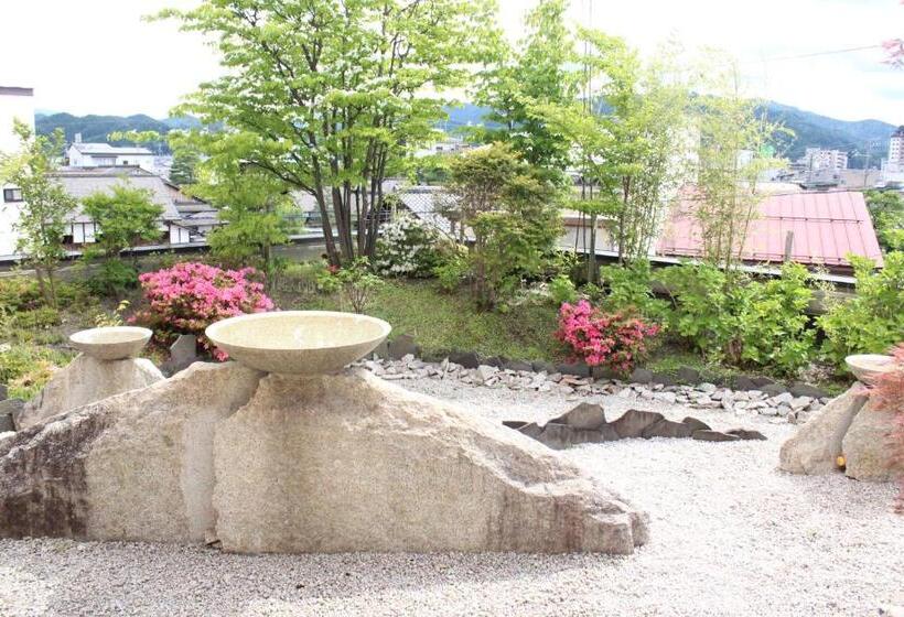 اتاق خانوادگی, Honjin Hiranoya Kachoan