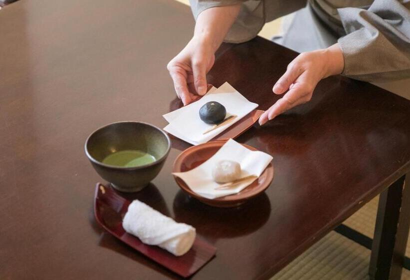 اتاق خانوادگی, Honjin Hiranoya Kachoan