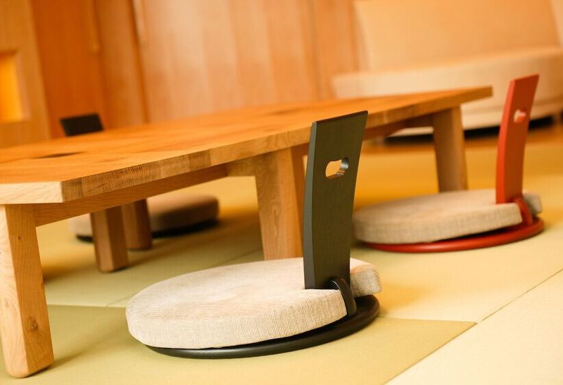 سوییت جونیور, Honjin Hiranoya Kachoan