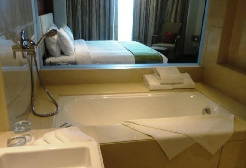 行政房间, Ramada Plaza By Wyndham Pune Hinjewadi
