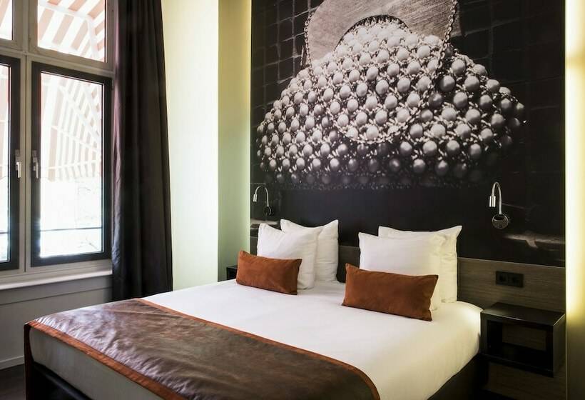 اتاق سوپریور, The Manor Amsterdam