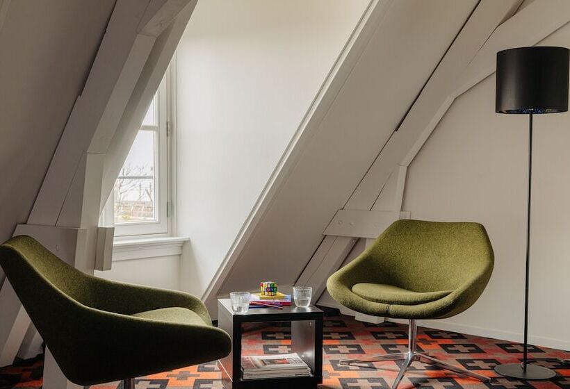 سوییت جونیور, The Manor Amsterdam