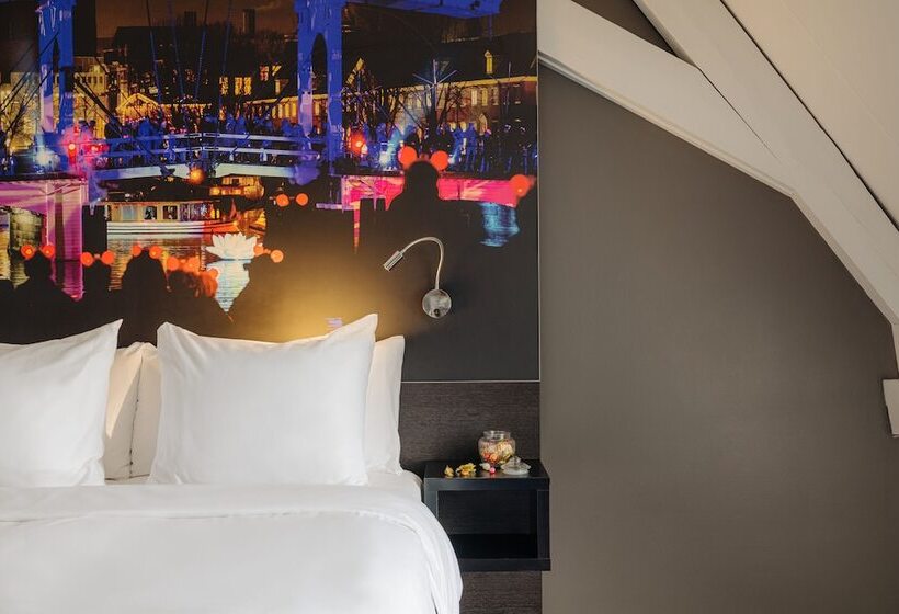 سوییت جونیور, The Manor Amsterdam