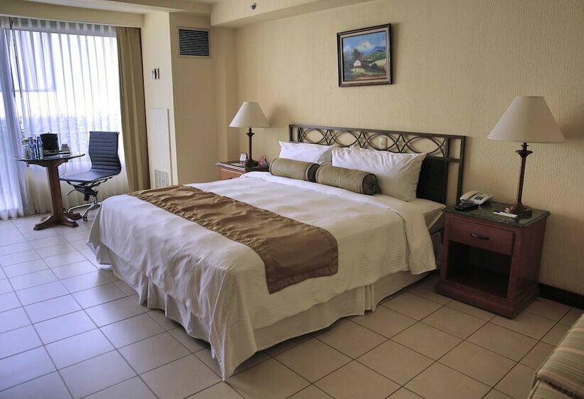 Номер Deluxe, Wyndham San Jose Herradura
