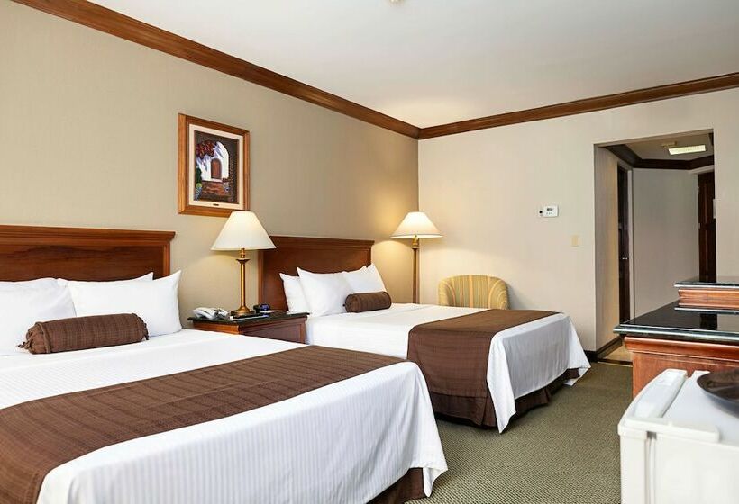 Номер Deluxe, Wyndham San Jose Herradura