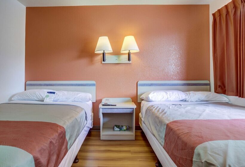 Номер Стандарт 2 Двуспальные Кровати, Motel 6 Grants Pass, Or