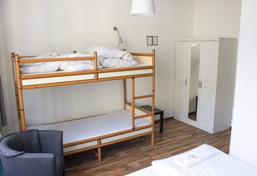 اتاق استاندارد سه نفره, Metropol Hostel Berlin