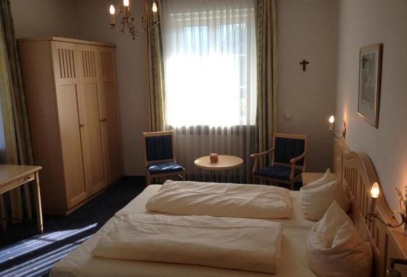 اتاق استاندارد, Roter Hahn   Bed & Breakfast