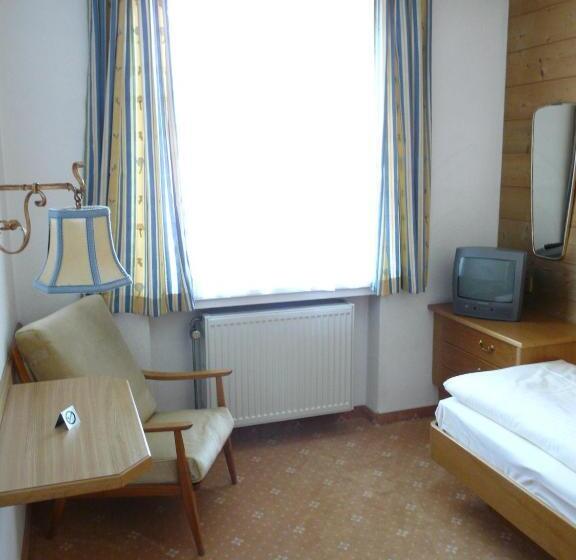اتاق اکونومی یک تخته, Roter Hahn   Bed & Breakfast