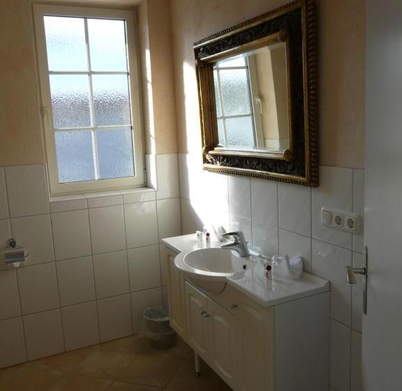 اتاق استاندارد, Roter Hahn   Bed & Breakfast