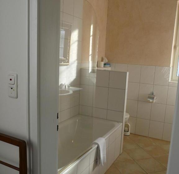 اتاق استاندارد, Roter Hahn   Bed & Breakfast