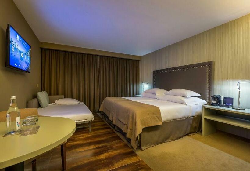 Семейный Номер Вид на Бассейн, Algarve Marriott Salgados Golf Resort & Conference Center