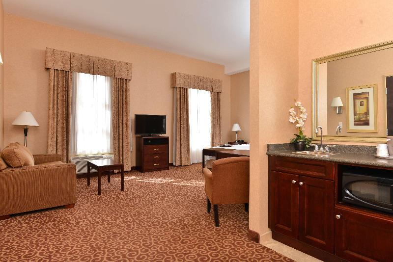 带大床的标准工作室, Hampton Inn & Suites By Hilton Edmonton Intl Airport