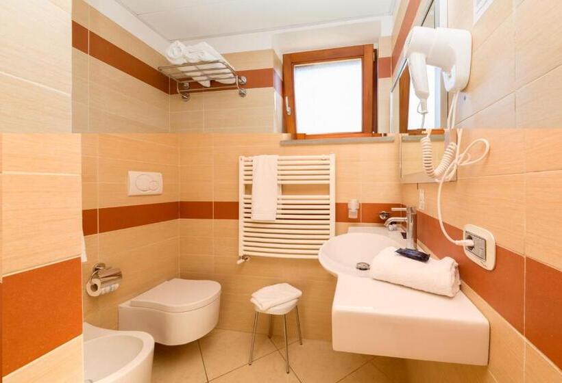 Трехместный Номер Комфорт, Valtur Baia Del Gusmay Beach Resort