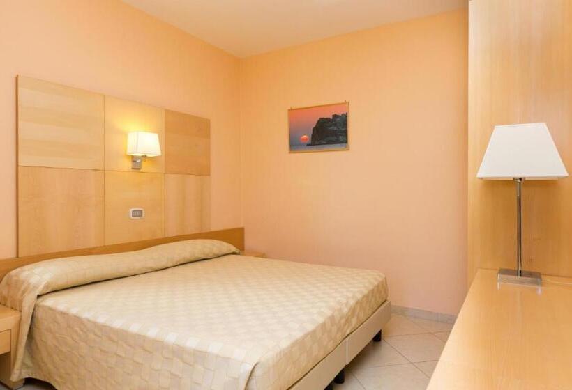 Семейный Номер, Valtur Baia Del Gusmay Beach Resort