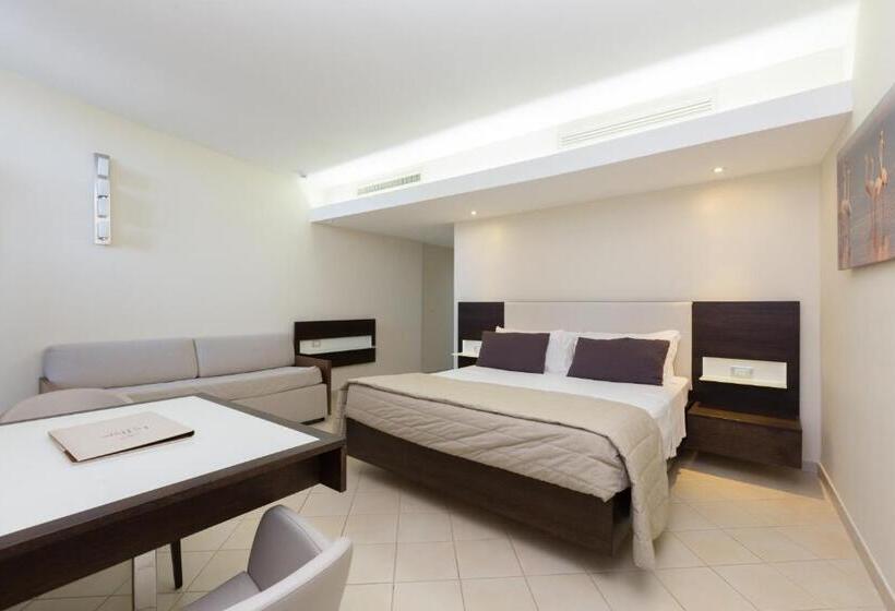 Четырехместный Номер Superior, Valtur Baia Del Gusmay Beach Resort