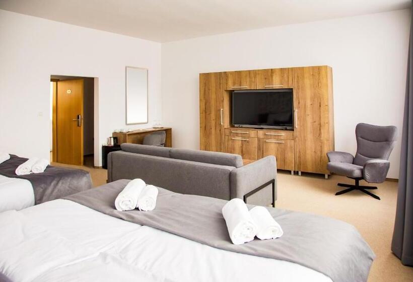 Семейный Номер, Family Resort Lučivná