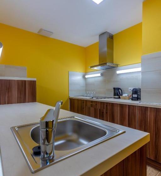 آپارتمان 2 خوابه, Hostel Mayer Superior Veszprem