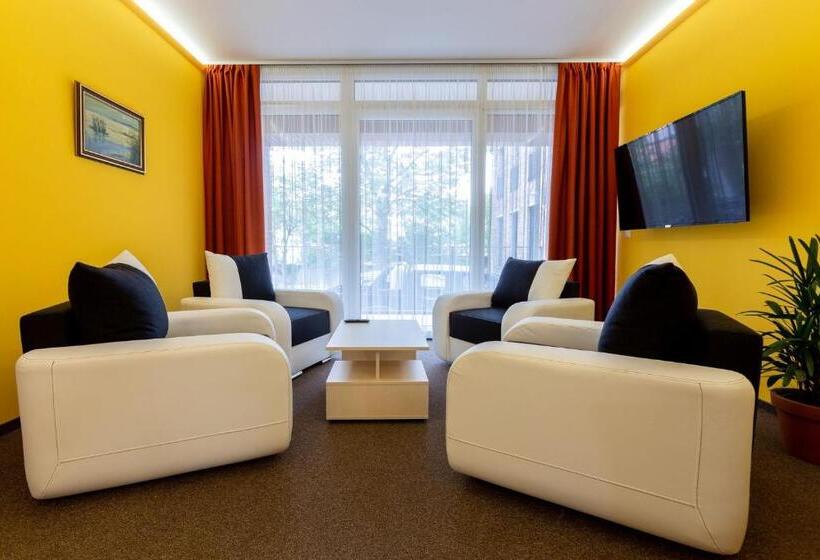 آپارتمان 2 خوابه, Hostel Mayer Superior Veszprem