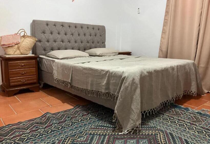 اتاق لوکس با بالکن و چشم‌انداز دریا, Maison D Hote Domaine El Manar