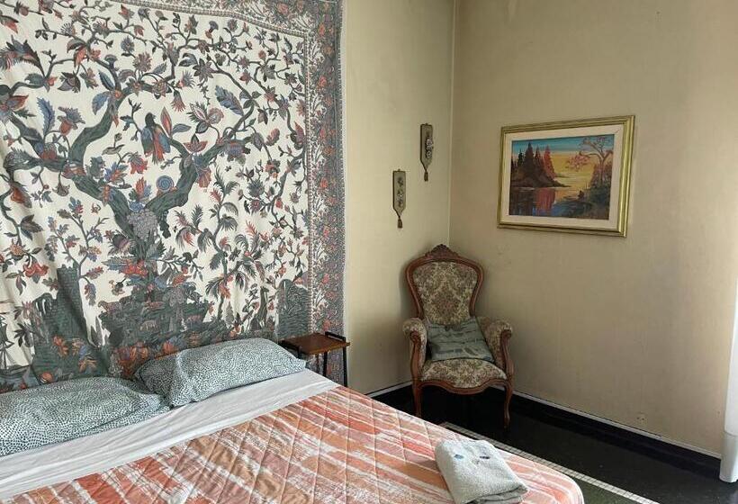 اتاق استاندارد با سرویس بهداشتی مشترک, Gastaldis   Old Style