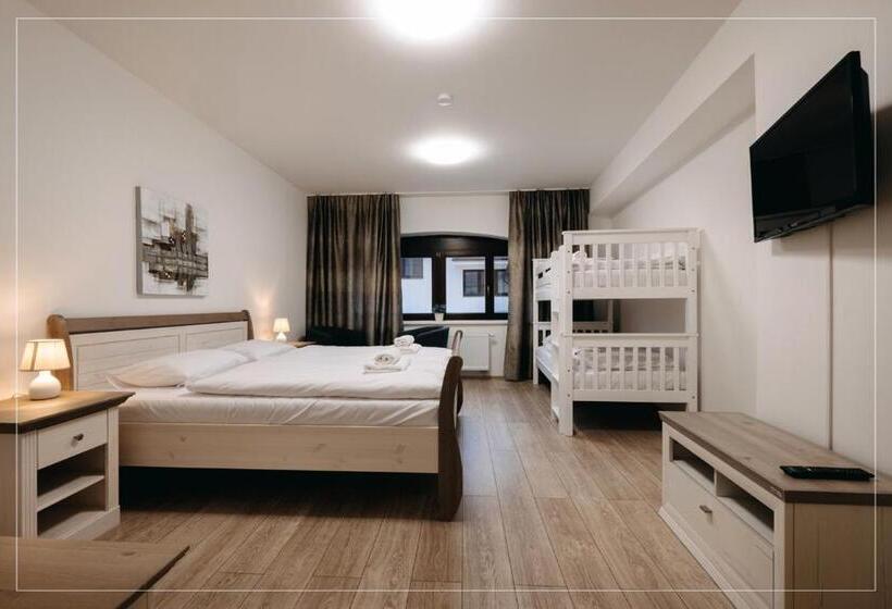 Четырехместный Номер Стандарт, Wellness Penzion Marta