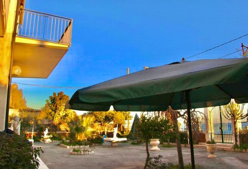 Апартаменты 1 Спальня Нижний Этаж, Villa Tripepi