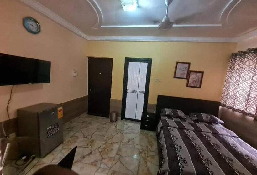 اتاق کلاس بیزنس, Nesta Barron  Home Away From Home