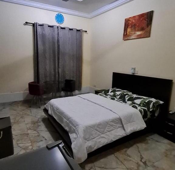 اتاق استاندارد, Nesta Barron  Home Away From Home