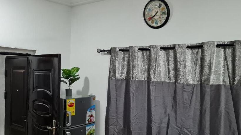 آپارتمان 1 خوابه, Nesta Barron  Home Away From Home