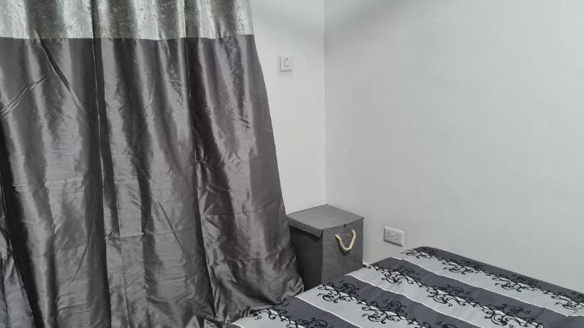 آپارتمان 1 خوابه, Nesta Barron  Home Away From Home