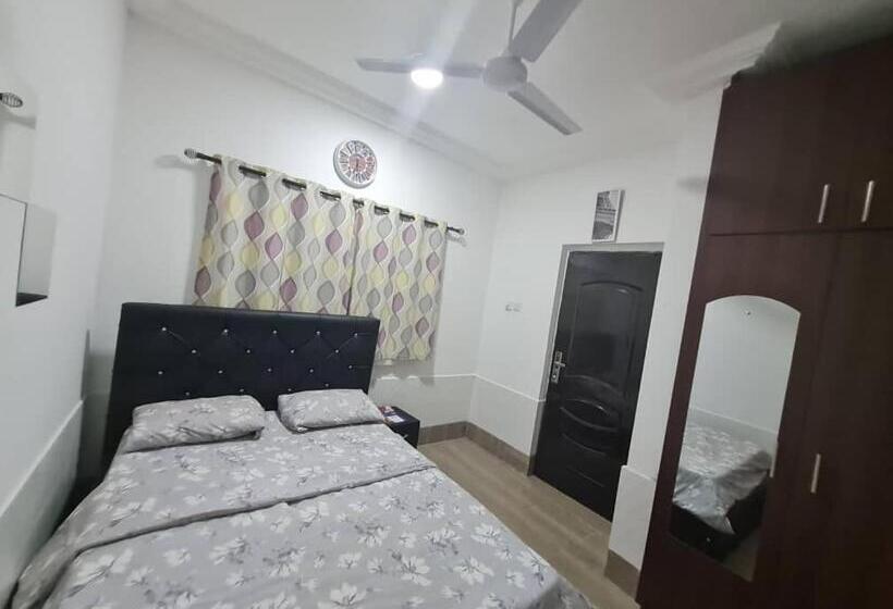 آپارتمان 1 خوابه همکف, Nesta Barron  Home Away From Home