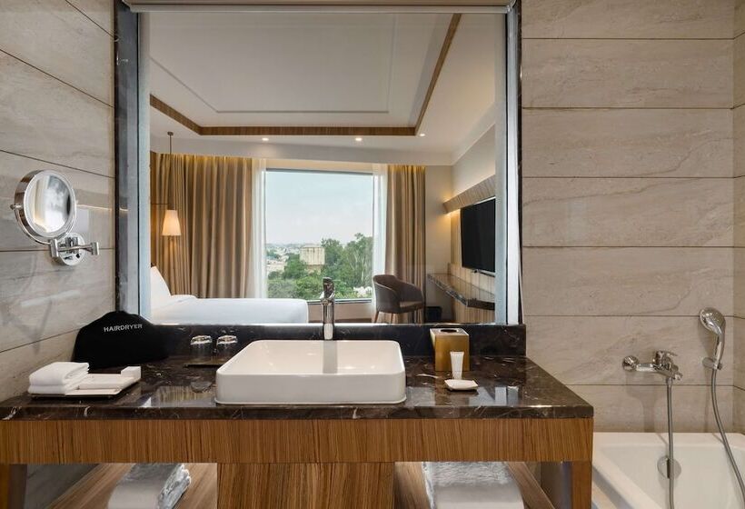 سوییت اجرایی, Radisson Bhopal