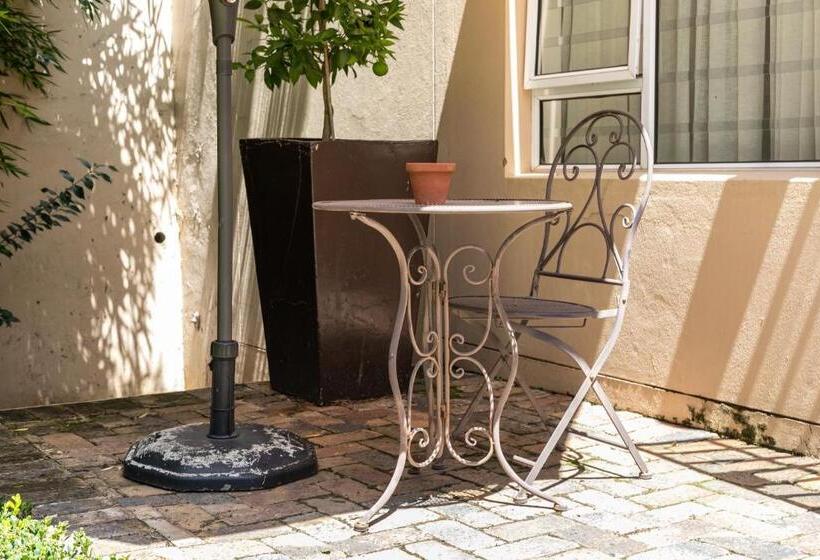 إستوديو ديلوكس, Emmarentia Guest House