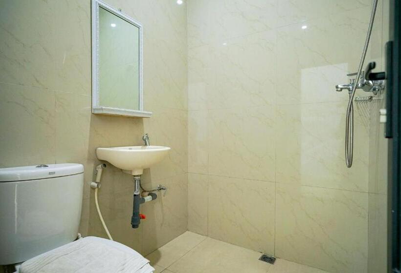 חדר אקונומי, Reddoorz Premium At Raja Hostel Syariah