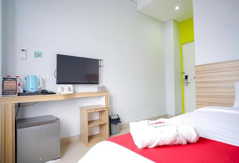 חדר אקונומי, Reddoorz Premium At Raja Hostel Syariah