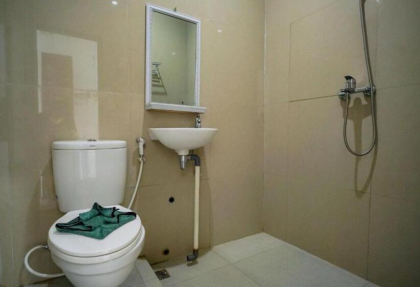 חדר דלוקס, Reddoorz Premium At Raja Hostel Syariah