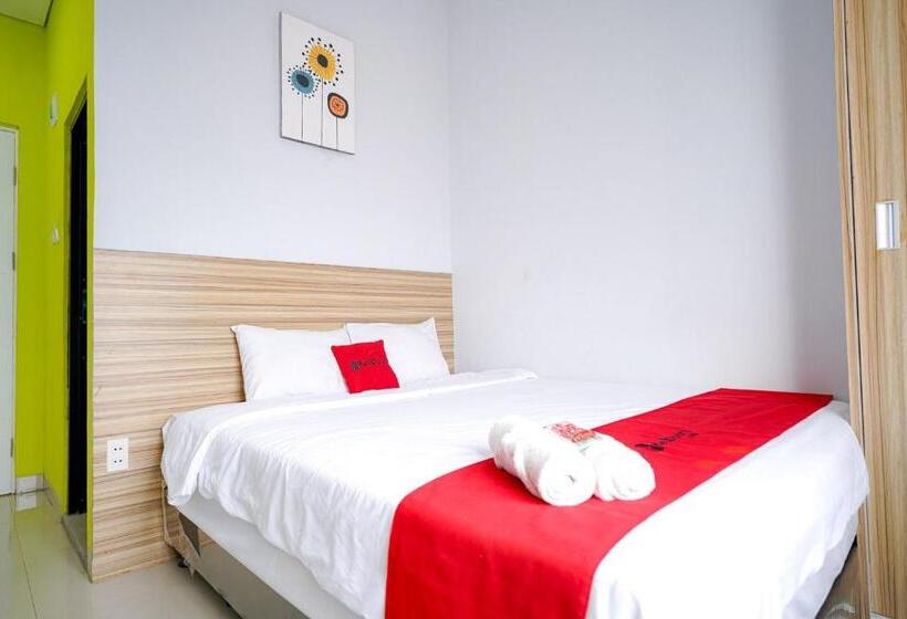 חדר דלוקס, Reddoorz Premium At Raja Hostel Syariah