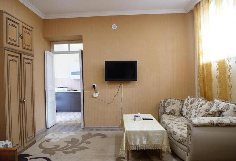 اتاق استاندارد سه نفره, Guest House Kumayri