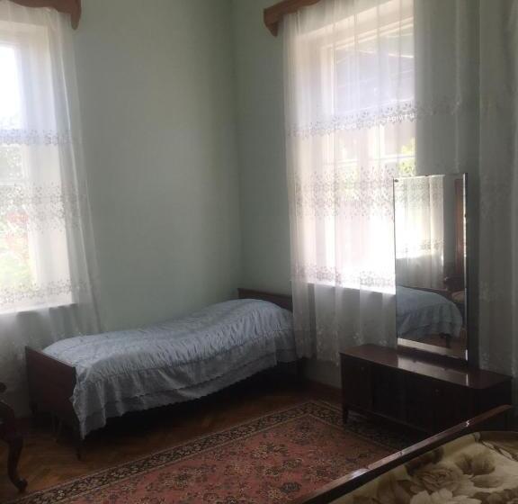 اتاق خانوادگی, Guest House Kumayri