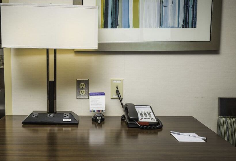 스탠다드 룸 더블 침대 2개, Hampton Inn & Suites Suisun City Waterfront