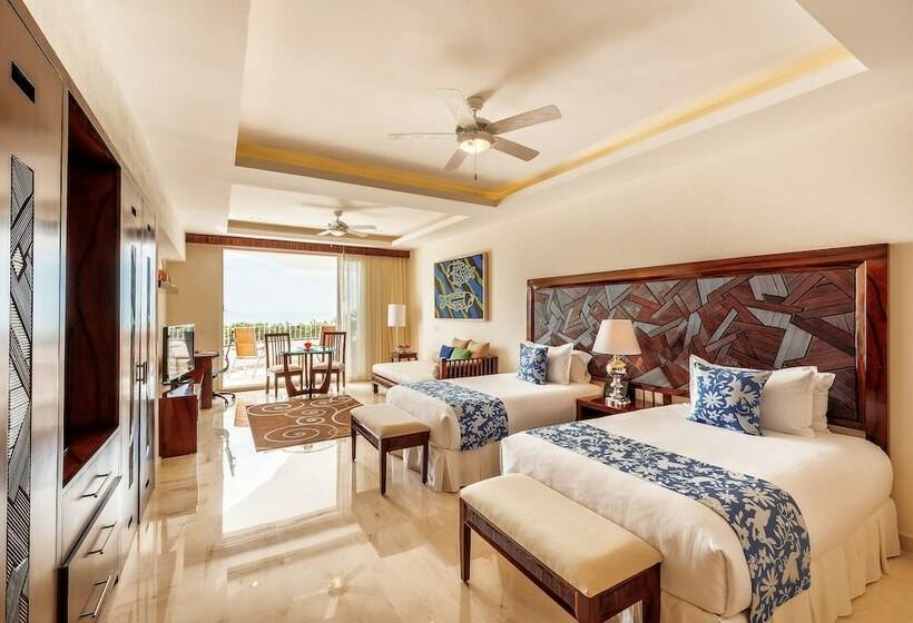 סוויטה נוף לים, Grand Miramar All Luxury Suites & Residences