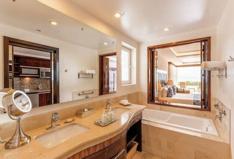 סוויטה נוף לים, Grand Miramar All Luxury Suites & Residences