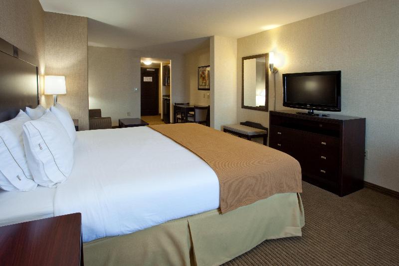 Люкс Кровать Кинг, Holiday Inn Express Fresno South, An Ihg