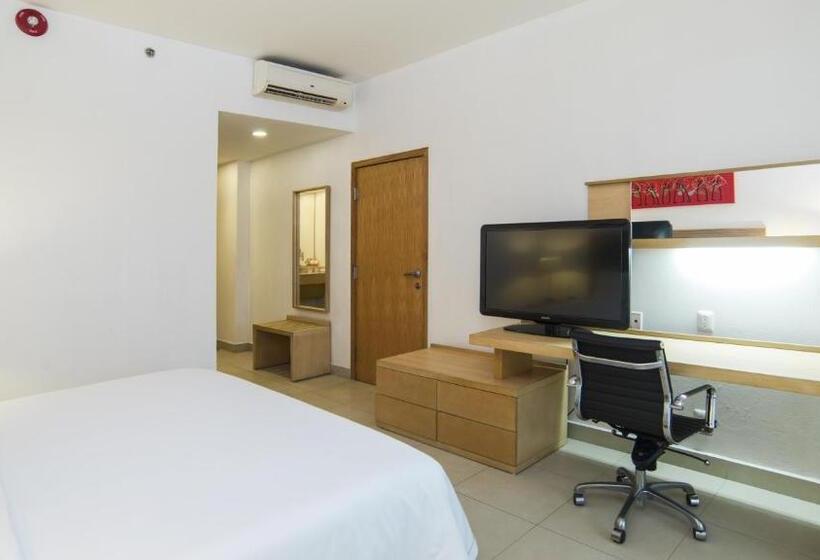 キングサイズベッドのスタンダードルーム, Holiday Inn Express Manzanillo, An Ihg