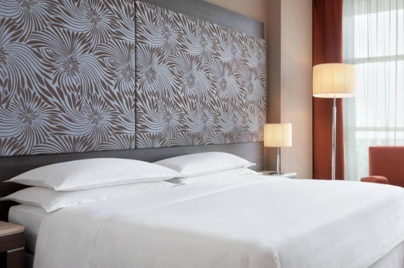 سوییت جونیور, Sheraton Milan Malpensa Airport Hotel & Conference Centre