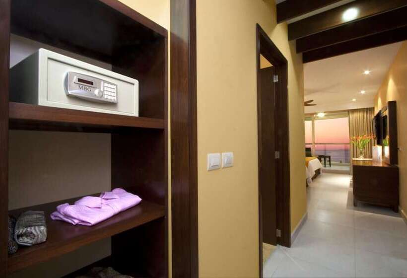 اتاق لوکس با چشم‌انداز دریا, Sunset Plaza Beach Resort Puerto Vallarta All Inclusive