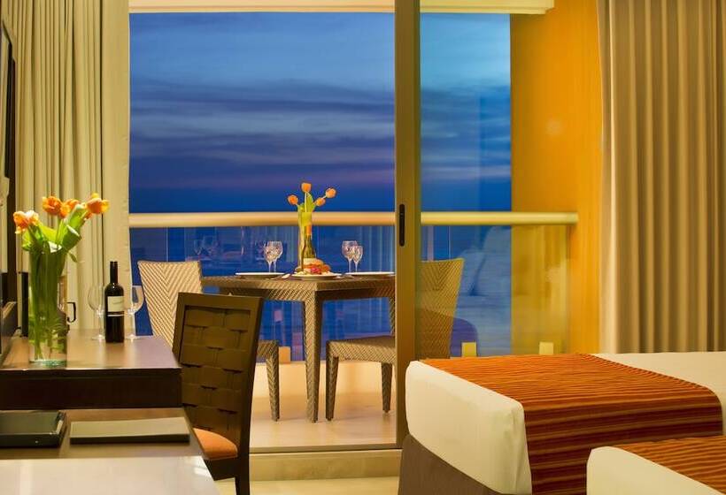 اتاق لوکس با چشم‌انداز دریا, Sunset Plaza Beach Resort Puerto Vallarta All Inclusive
