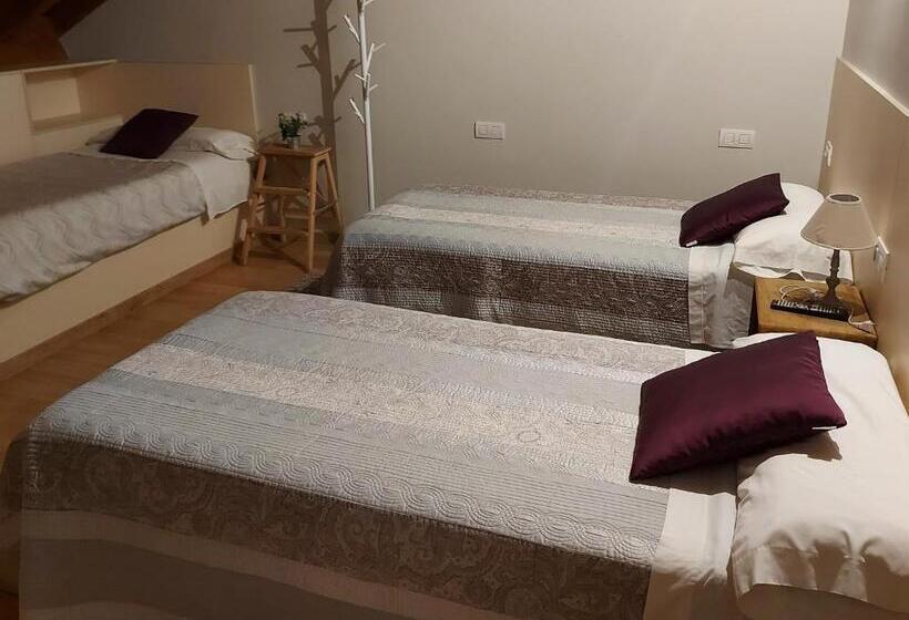 اتاق استاندارد چهار تخته, Ultreia