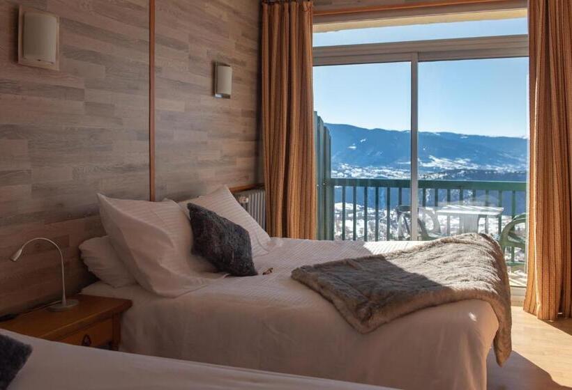 标准三人间, Des Pyrénées
